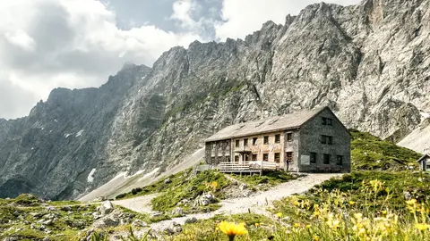 Lamsenjochhütte in Vomp