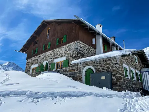 Pforzheimer Hütte in St. Sigmund im Sellrain