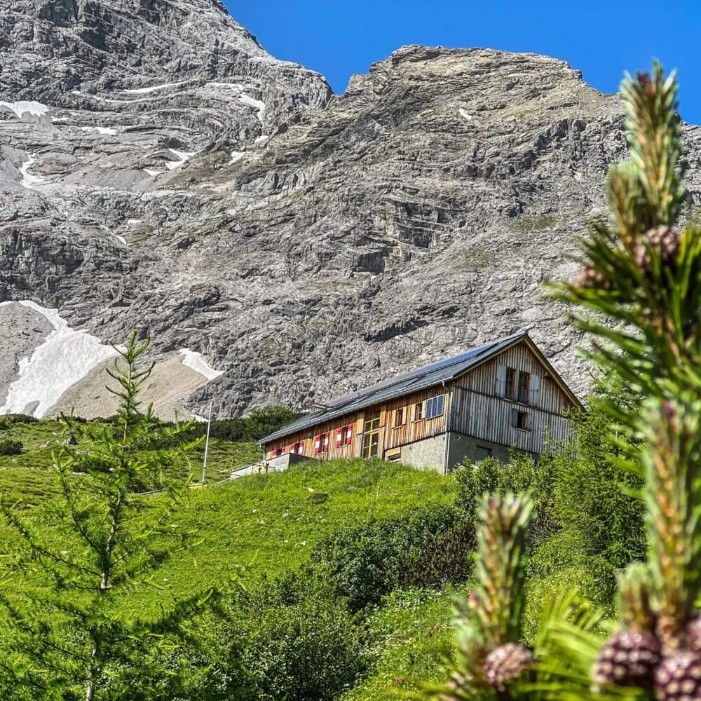 Oberzalimhütte in Brand, Vorarlberg